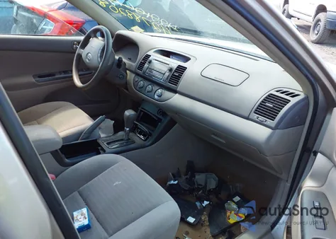 2006 Toyota Camry Le z USA, uszkodzony, nr VIN 4T1BE32K96U129734